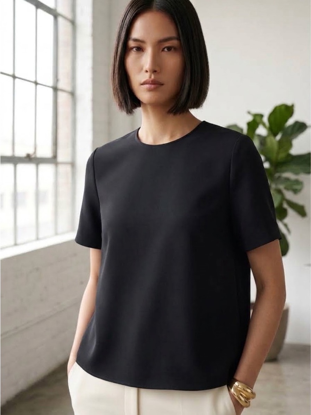 Co Collections Black Structured Crepe Short Sleeve Top - Medium